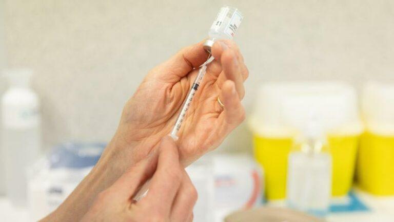 Tot 1,7 miljoen coronavaccins dreigen in de vuilnisbak te belanden