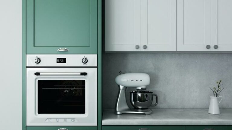 Vieze oven? Met deze spotgoedkope lifehack blinkt je oven als vanouds