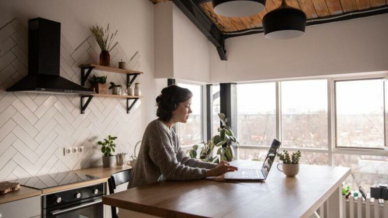 Bijna 6 op de 10 Belgen hebben flexibele uren