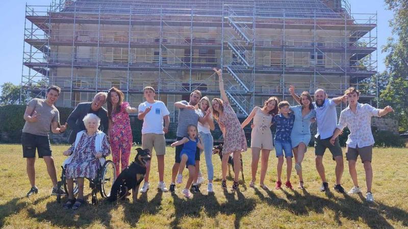 Stephanie Planckaert legt uit waarom haar familie niet aanwezig kon zijn op hun eigen event