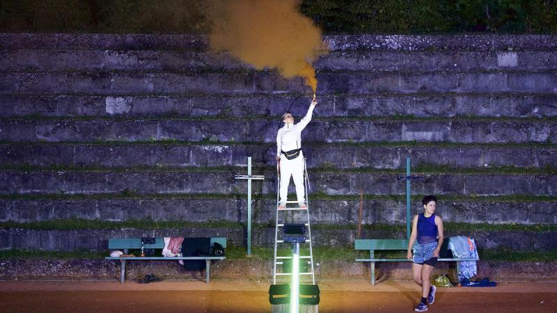 UITTIPS. Waanzinnige acrobaten, theater op het tennisveld en ontbijten bij de lokale boer: Dit heeft het weekend in petto