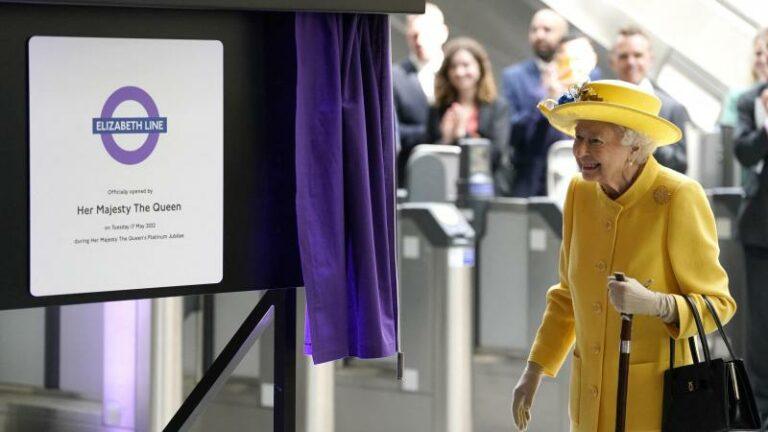Britse koningin krijgt eigen Elizabeth-treinlijn in Londen