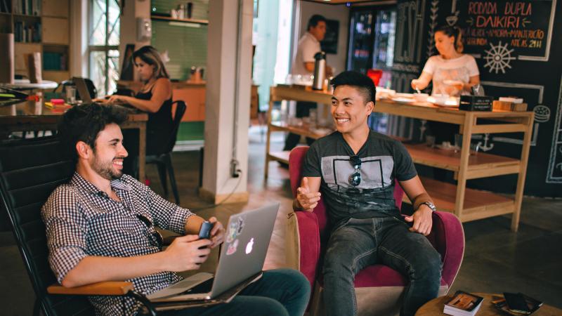 ‘Hepeating’: Dit vervelende trekje van toxische machomannen op het werk krijgt nu ook gepaste term