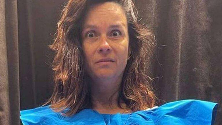 Moeder past kleedje, maar het is zo kort dat zelfs haar onderbroek zichtbaar is: «Hilarisch!» (foto)