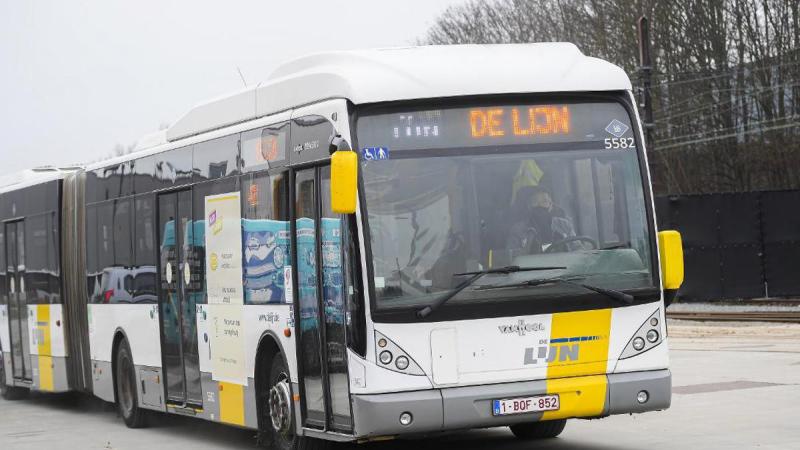 De Lijn wil politie op bussen na nieuwe incidenten met jongeren