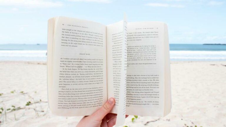 Campagne Zomerlezen zet aan tot boeken kopen en lezen: «Belang van lezen niet te onderschatten»