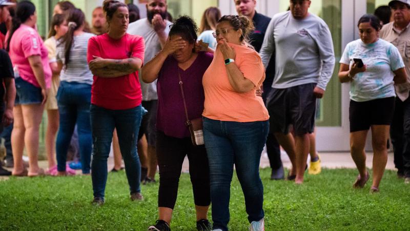 Minstens 19 kinderen en 2 leerkrachten gedood bij schietpartij in basisschool Texas