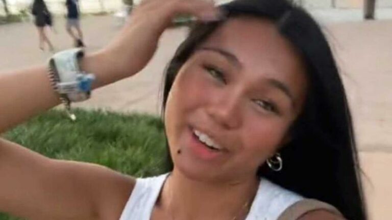 Vrouw aangesproken op ‘ongepaste’ outfit in Disney World: «Ik deed het niet opzettelijk!» (video)