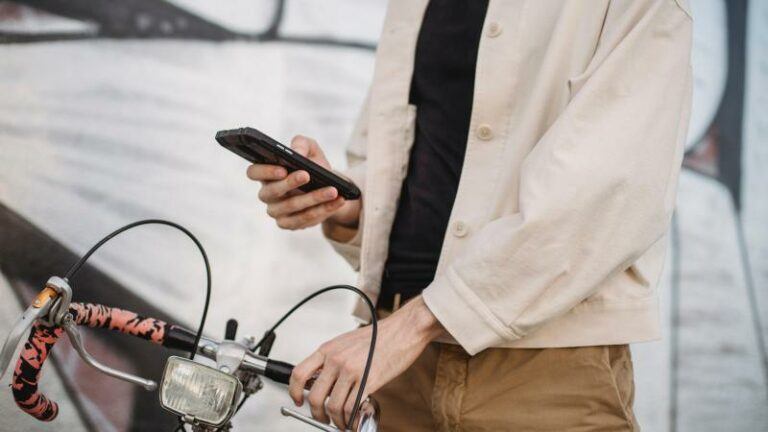 Steeds meer mensen nemen fiets naar het werk, ook voor verre afstanden