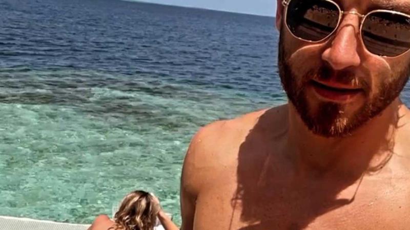 Wesley Hoedt maakt stiekem foto van zijn zonnebadende vriendin Emma Heesters: «Wow, zo mooi!»