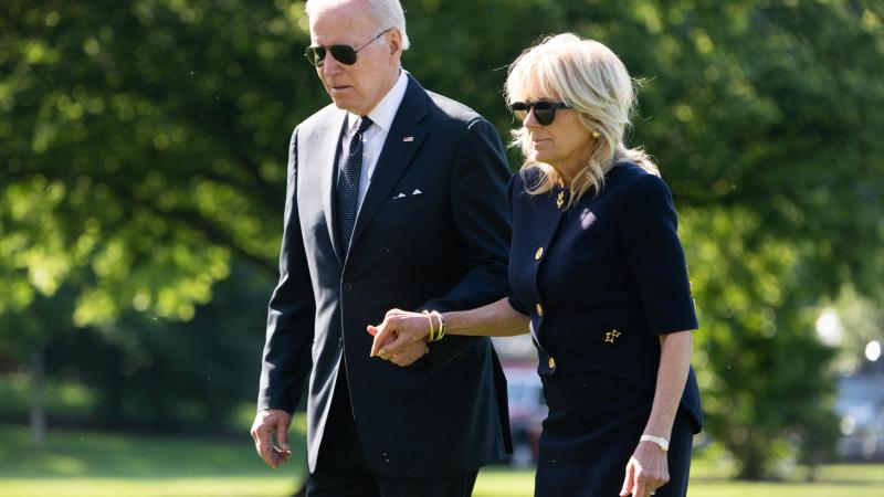 Joe Biden en vrouw Jill zweren bij ‘fexting’: Zo doe je het zonder dat de ruzie uit de hand loopt