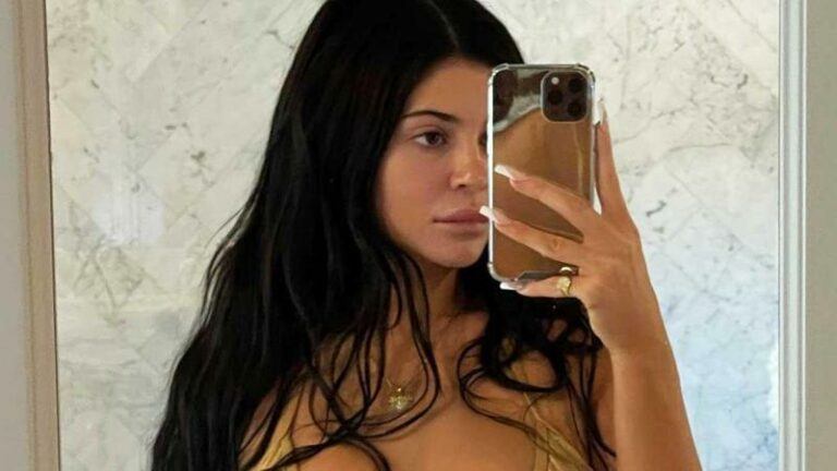 Kylie Jenner choqueert volgers met ‘gewaagde’ bikini: «Je had ons beter gewaarschuwd!» (foto)