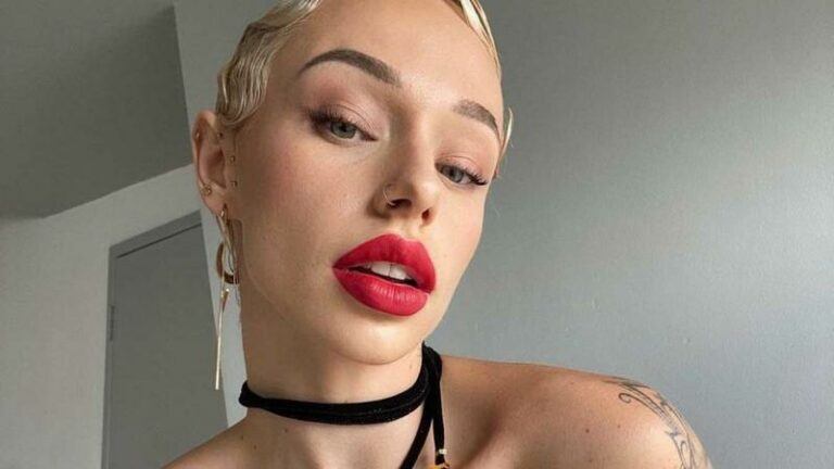 ‘Temptation’-Zwanetta daagt Instagram uit met opvallende outfit: «Je ziet je tepelhof!» (foto)