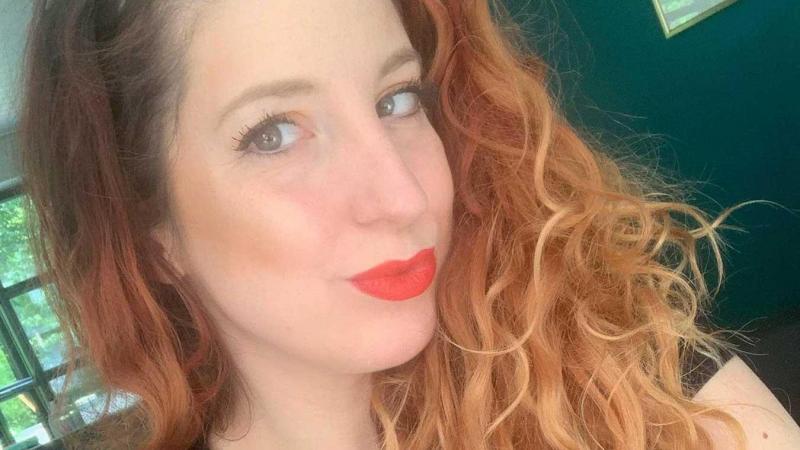 Volgers merken iets op bij foto van halfnaakte Kaat Bollen: «Wist niet dat je dat had?!»