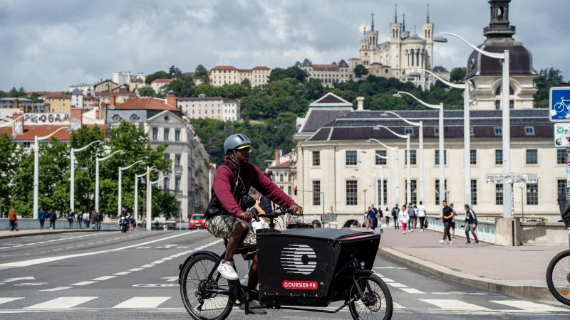 Cambio stelt nu ook bakfietsen te huur in Brussel