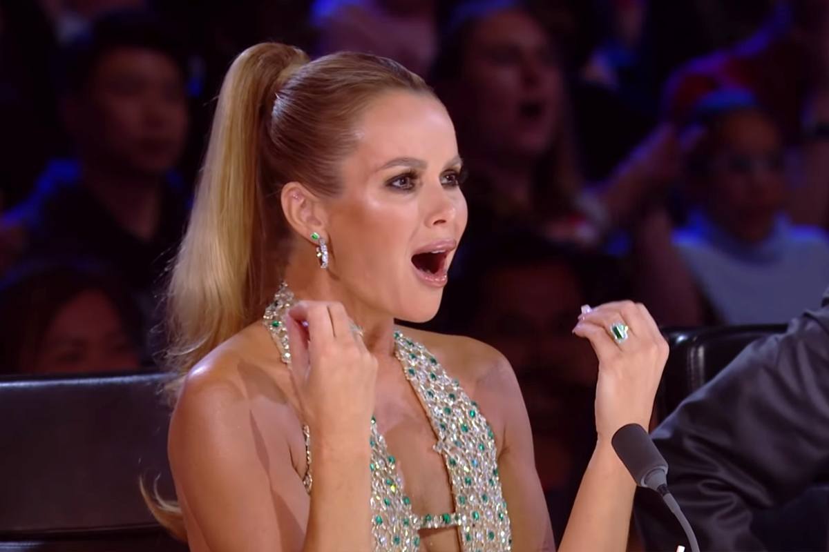 ‘Britain’s Got Talent’-kijkers vinden jurk van Amanda Holden té pikant: “Niet geschikt voor familieprogramma!” (foto’s)