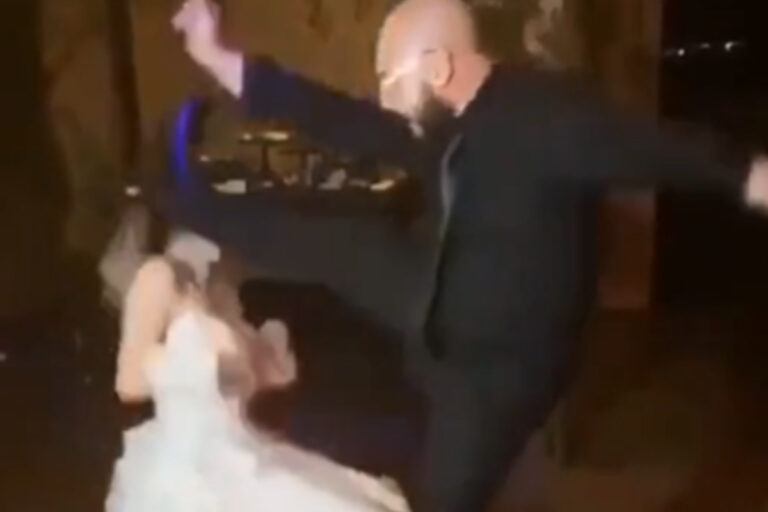 Bruidegom wil bruid imponeren met ‘straf’ dansje. Maar dan? AUCH! (fails)