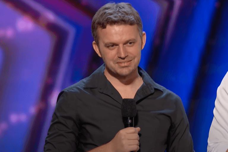 ‘AGT’-jurylid Simon Cowell gelooft z’n ogen niet wanneer Belg DIT met hem doet: “Ongelooflijk!” (video)