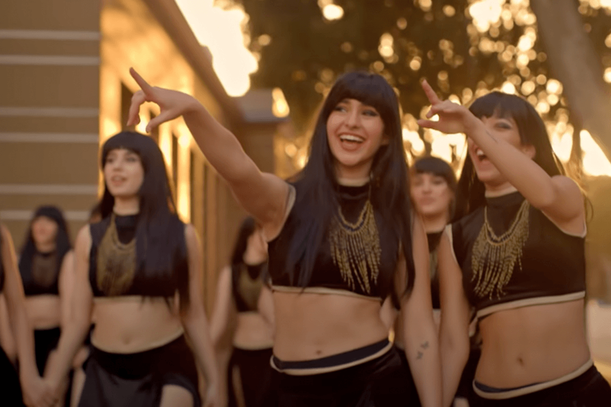 Buikdanseressen krijgen ‘Golden Buzzer’ van ‘AGT’-jury na straffe performance: “Beste dansact die ik al heb gezien!” (video)