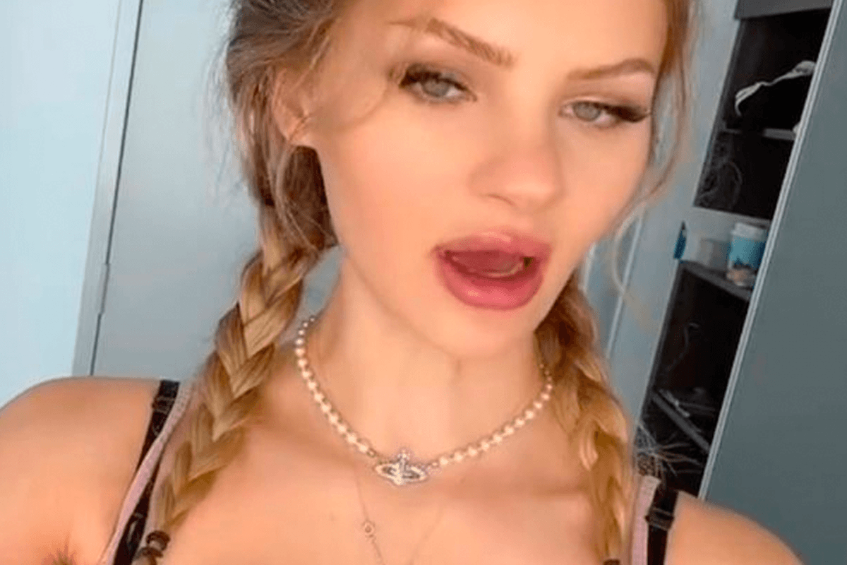 Actrice uit seksfilms roept TikTok-volger op het matje: “Hoezo, je kent me van ergens?” (video)