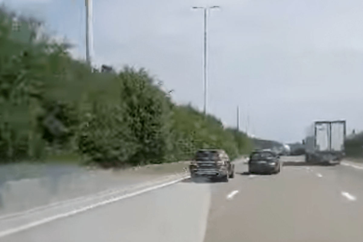 Hallucinant! Filmpje toont dronken vrouw die levensgevaarlijk zigzagt op E40 Leuven-Luik (video)