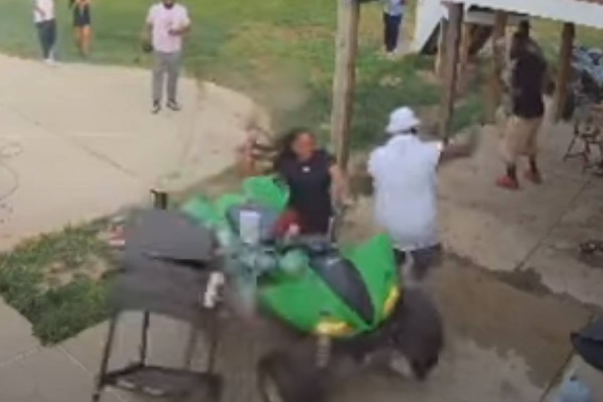 Jongedame op quad wil even tonen wat ze kan. Maar dan? Gedaan met de gezellige barbecue! (video)