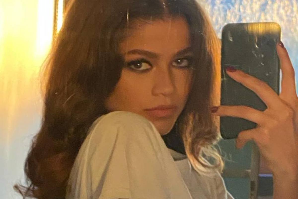 ‘Dune’-actrice Zendaya in sensuele outfit op cover van ‘Vogue’: “Schoonheid!” (foto’s)