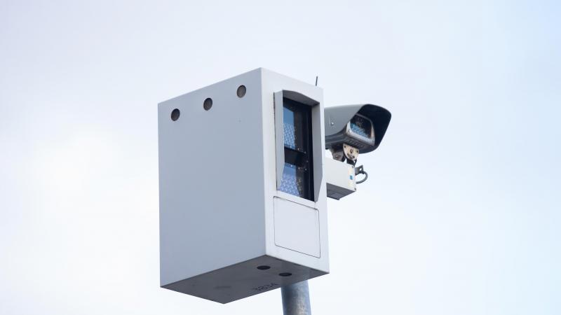 Flitsen wordt strenger: verkeercamera’s flitsen op Vlaamse snelwegen nu altijd vanaf DEZE snelheid