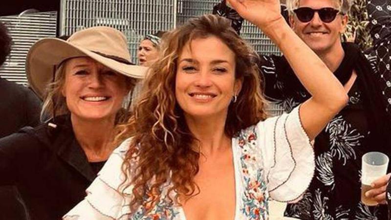 Katja Schuurman deelt EINDELIJK foto van haar nieuwe vriend: «Heel veel geluk!»