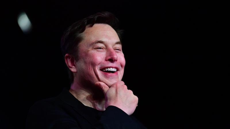 Foto van Elon Musk in bloot bovenlijf gaat viraal: «Hou je kleren alsjeblieft aan»