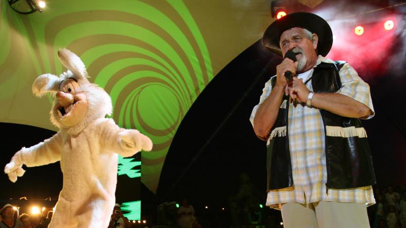 Henkie, zanger van ‘Lief Klein Konijntje’, is overleden