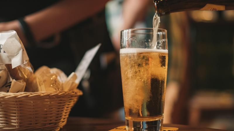 Duizenden extra sterfgevallen mogelijk door alcoholtoename tijdens coronapandemie in Engeland