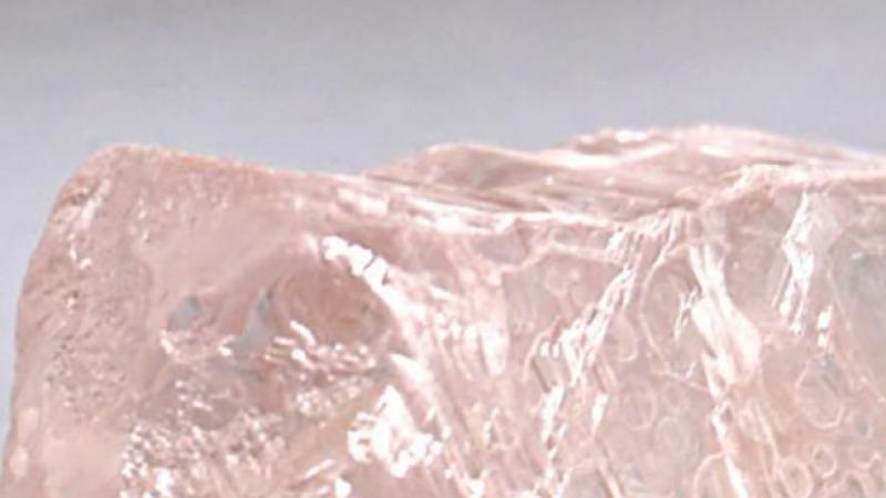 WOW. Grootste roze diamant in 300 jaar tijd ontdekt