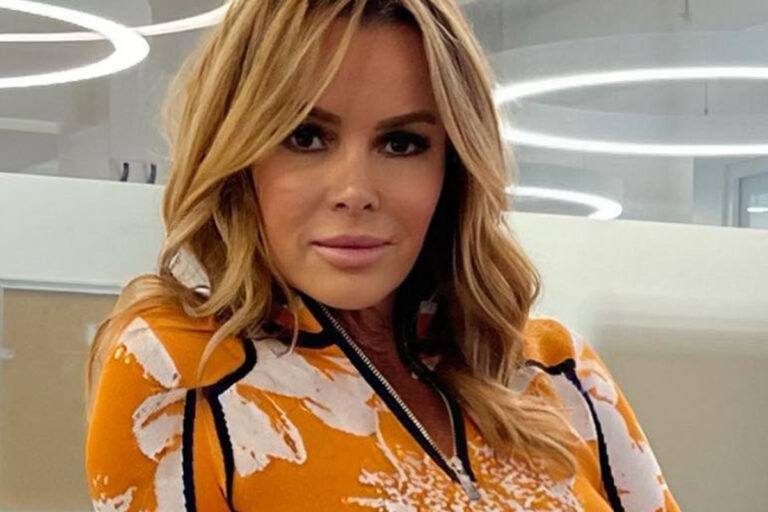 ‘BGT’-jurylid Amanda Holden geniet in bikini: “Sexy!” (foto)