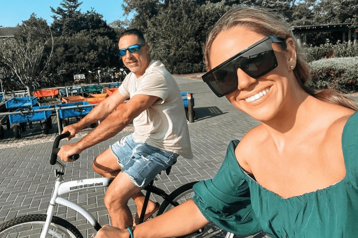 “Mensen veroordelen me omdat mijn man 25 jaar ouder is dan ik, maar het kan me geen moer schelen!”