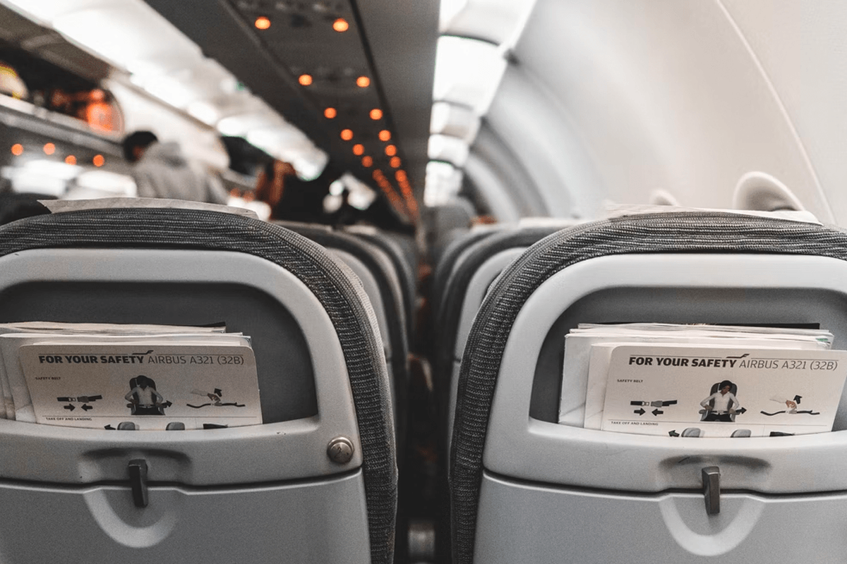 “Ik weiger om van plaats te veranderen in een vliegtuig om een moeder te kunnen laten samenzitten met haar kleuter. Niet mijn probleem!”