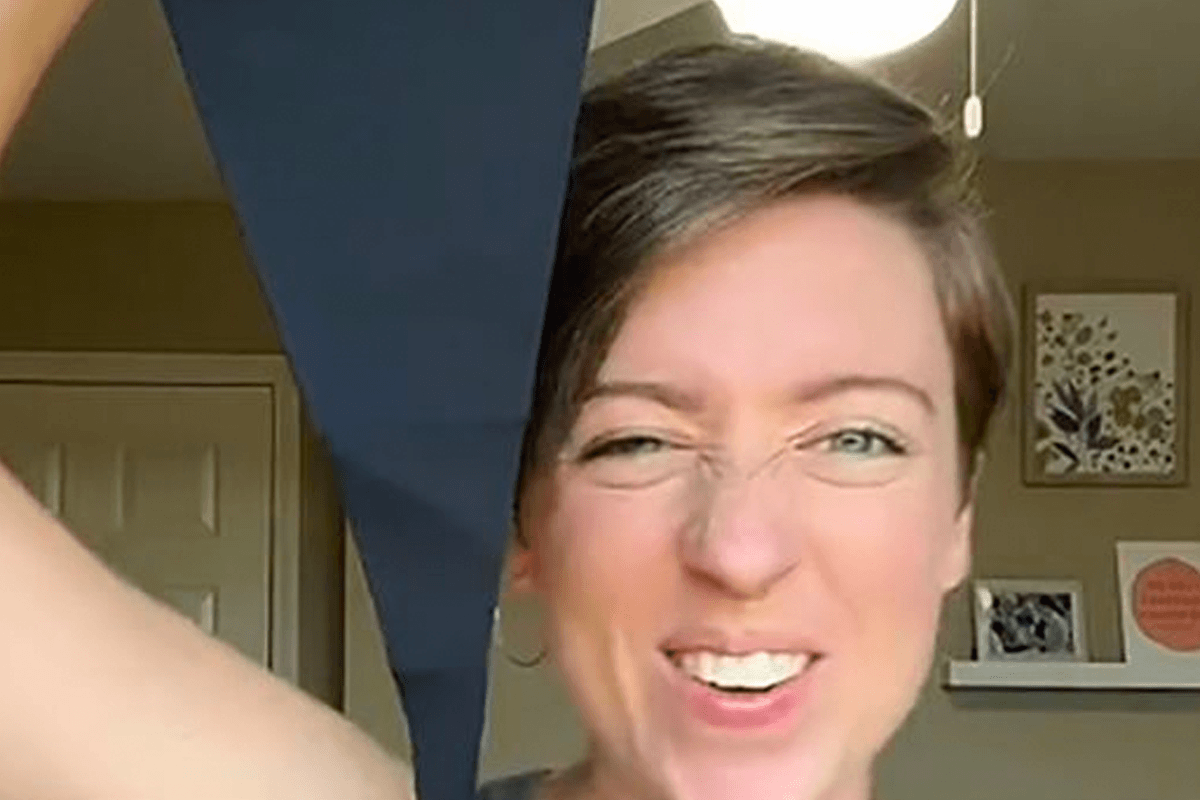 TikTokster toont aan: “Op DEZE manier faken acteurs en actrices de heetste seksscènes!” (video)