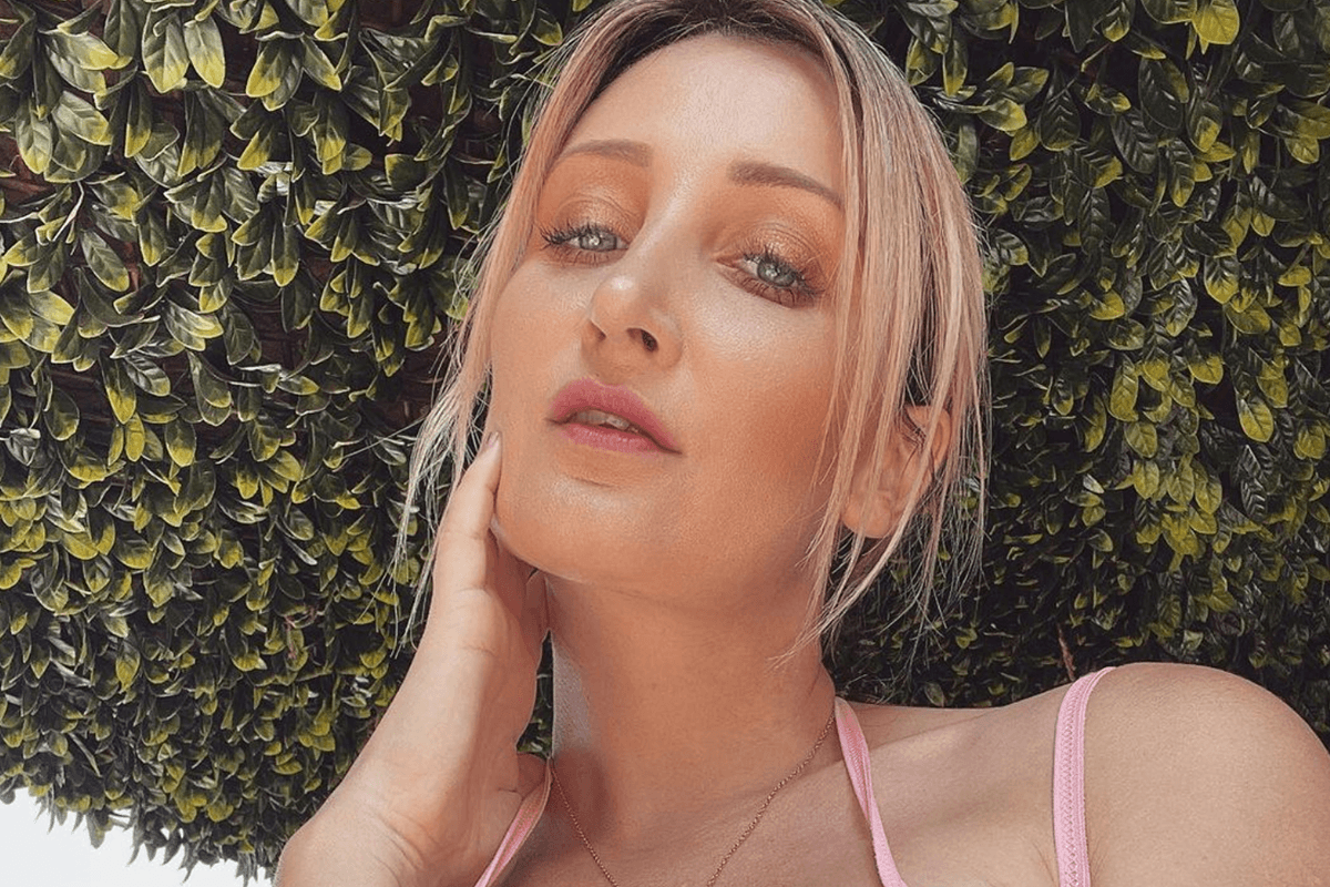 “Ik stuurde per ongeluk naaktfoto’s die bedoeld waren voor mijn OnlyFans naar mijn supergelovige ouders” (video/foto’s)