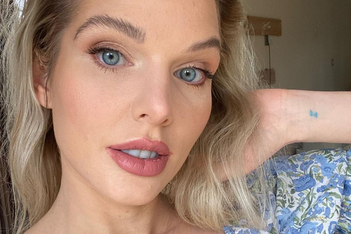 ‘Coronation Street’-actrice Helen Flanagan poseert in bikini: “Natuurlijke schoonheid!” (foto’s)