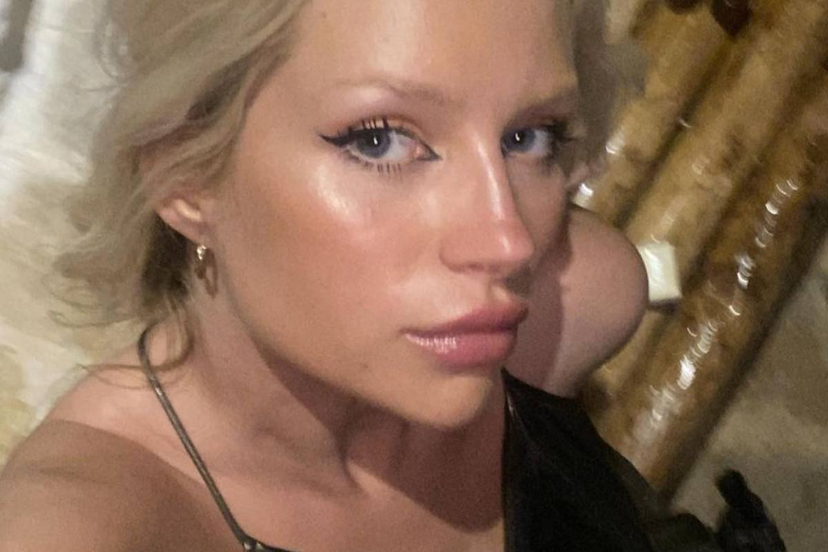 Zus van Kate Moss daagt Instagram uit met reeks PIKANTE foto’s: “Gevaarlijk plaatje!”