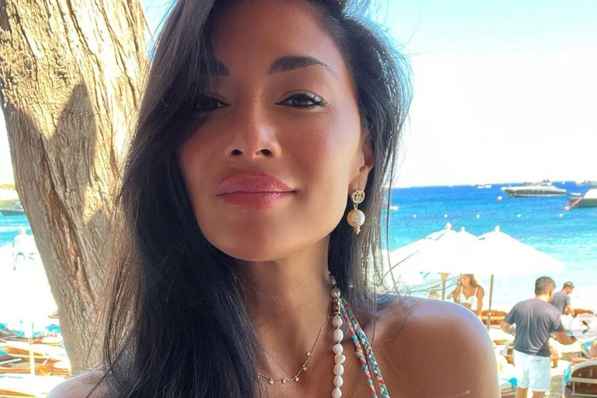 Nicole Scherzinger deelt prachtige bikinifoto’s: “Verbluffend!” (foto’s)