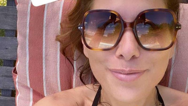 Saartje Vandendriessche antwoordt met foto op vraag of ze soms topless zont: «Altijd!»