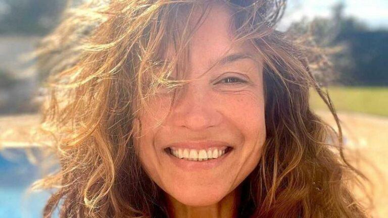 Katja Schuurman verbaast volgers met borstvoedingsfoto: «Wat lijk je hier op je zus!»
