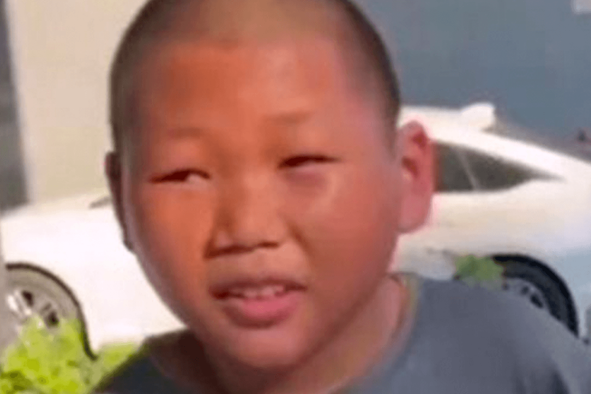 27-jarige man kan maar geen job scoren “omdat hij eruitziet als een 12-jarig jongetje” (video)