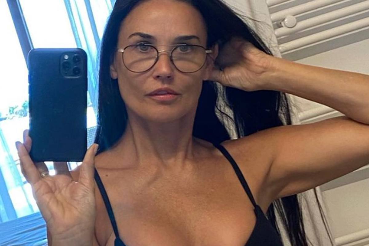 ‘G.I. Jane’-actrice Demi Moore pakt uit met badpakfoto’s: “Prachtige vrouw!”