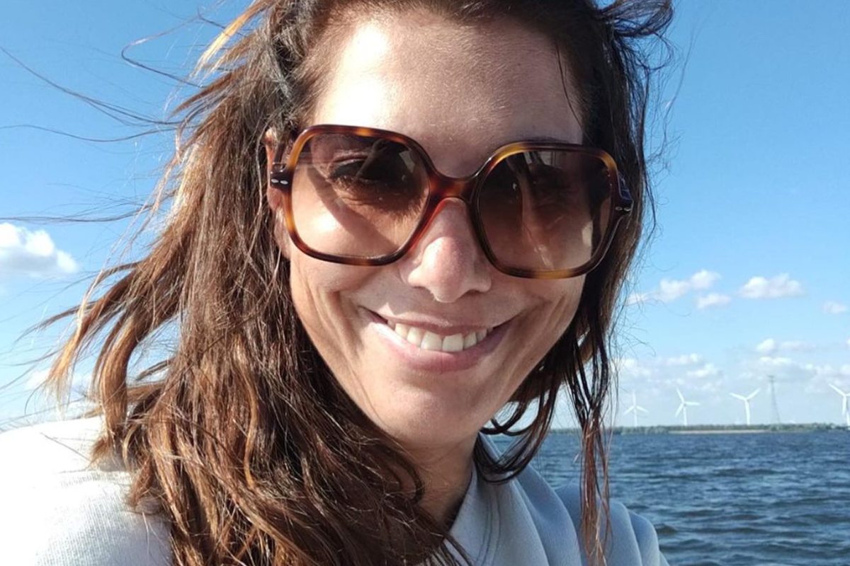 Saartje Vandendriessche geniet in bikini aan het zwembad: “Iemand zin in een poolparty?” (foto)