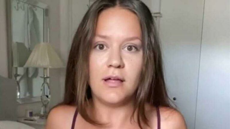 Vrouw past topje, maar dat is duidelijk niet gemaakt voor grote borsten: «OMG, hilarisch!»