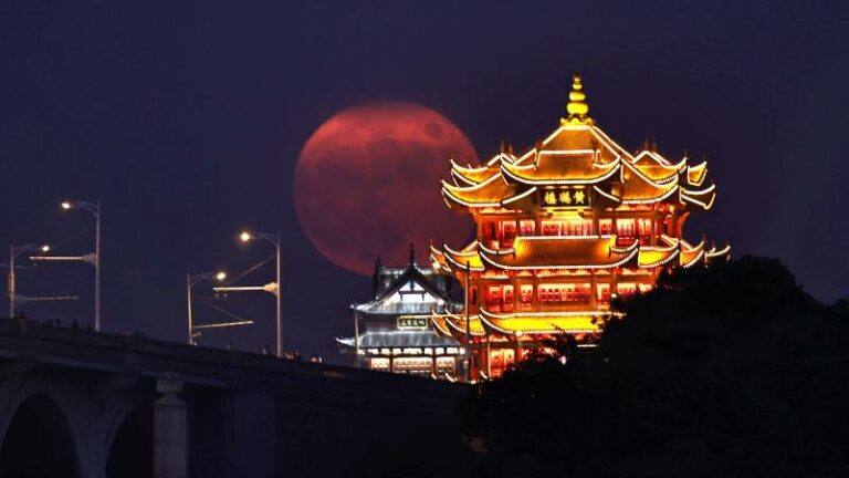 China ontdekt kleurloos kristal op de maan: ruimtemijnbouw op komst?