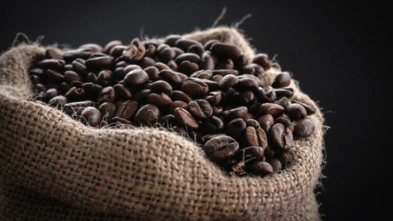 OH NEE. De koffievoorraden staan wereldwijd onder druk