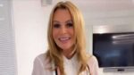 ‘BGT’-jurylid Amanda Holden schrikt zelf van outfit: «Ik wist niet dat het zo doorzichtig ging zijn…» (foto)